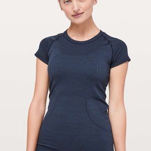 Lululemon Swiftly Tech Short Sleeve shirt in True Navy/Black